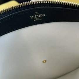 Picture of Valentino Handbags _SKUfw170094937fw